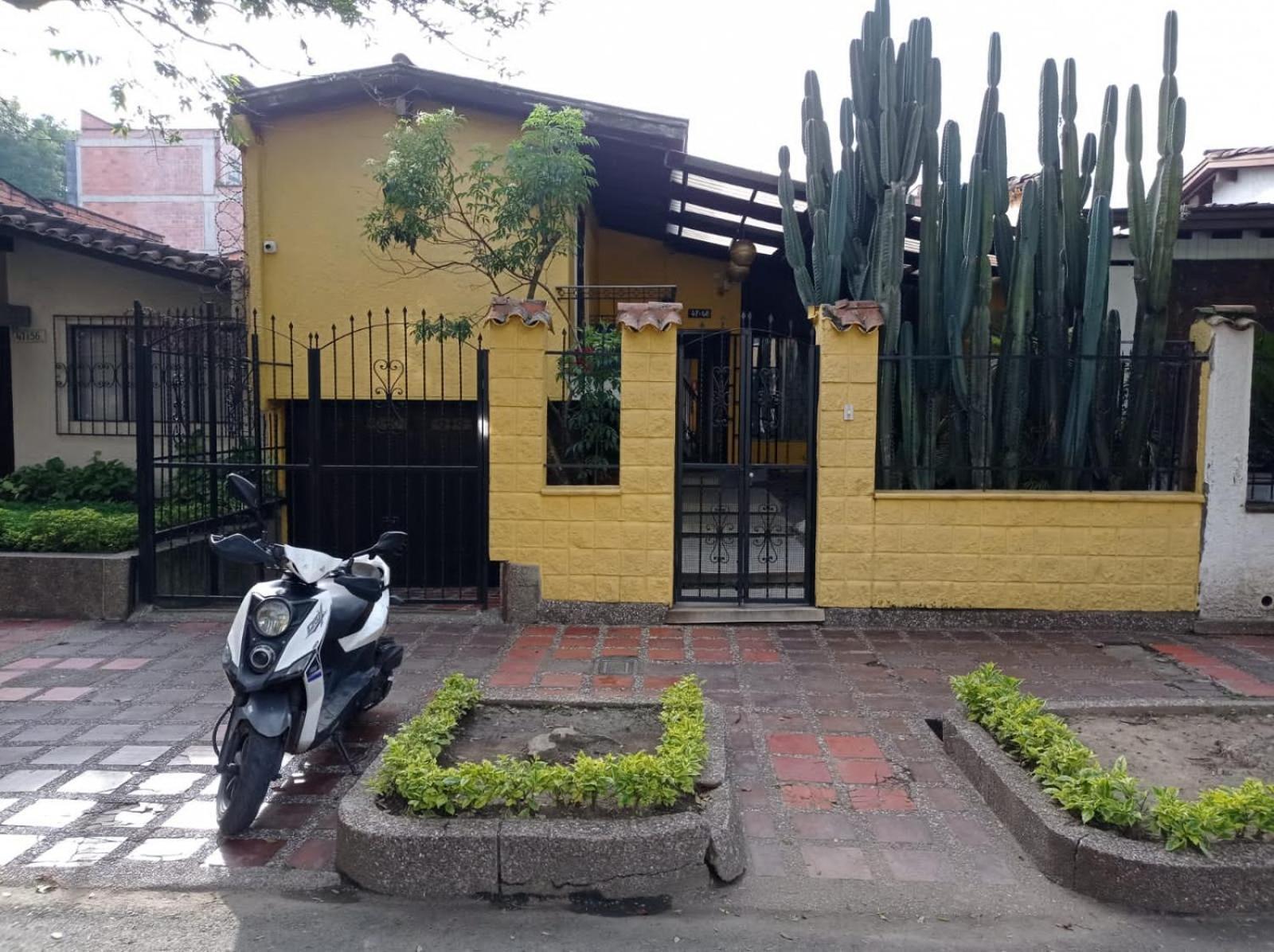 Yellow House Hostel Меделин Екстериор снимка