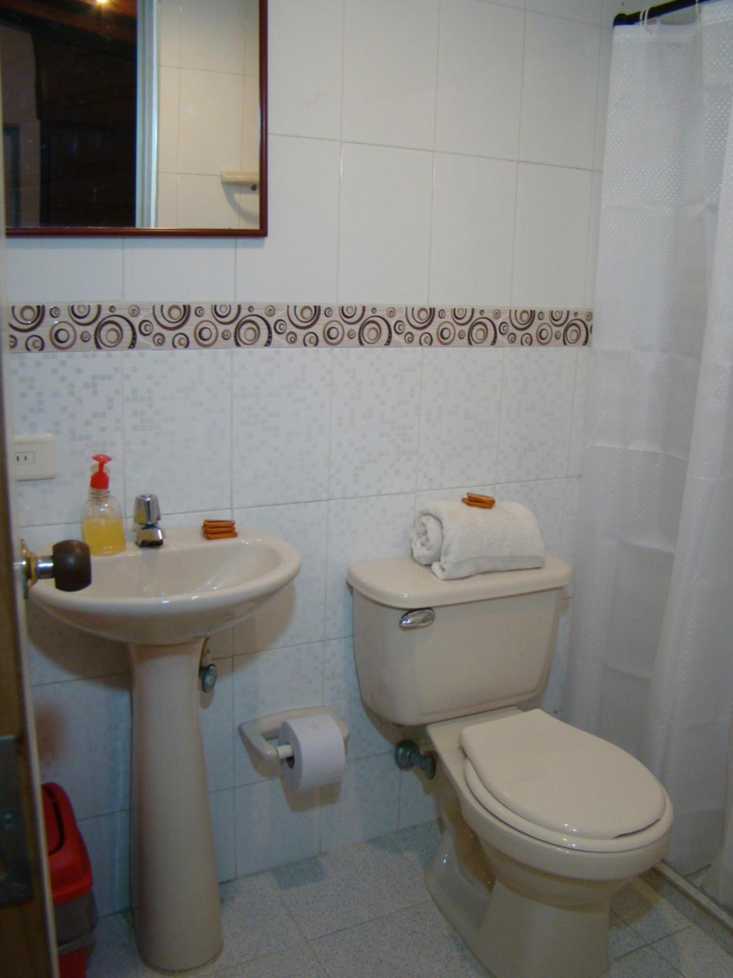 Yellow House Hostel Меделин Екстериор снимка